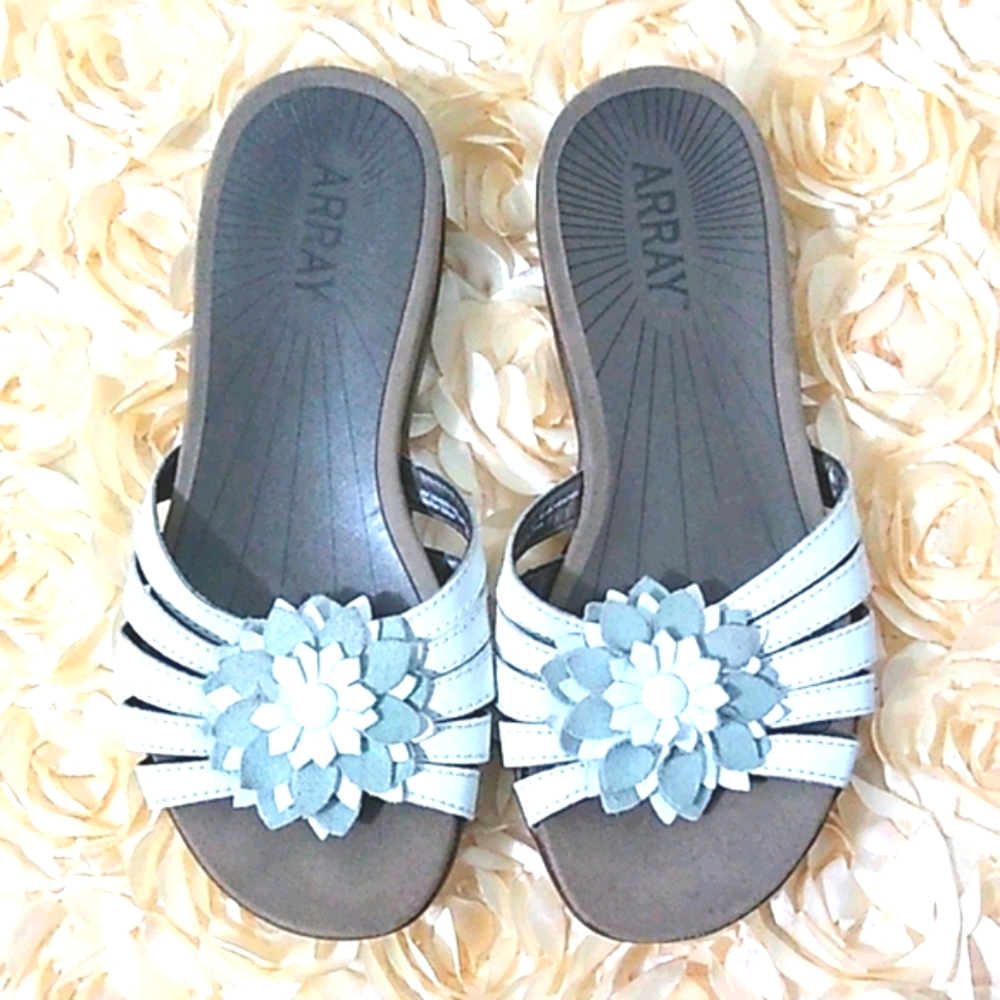 Array White Slip-on Sandals Flower Leather 8 M